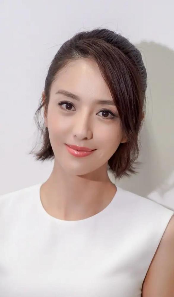 美女佟丽娅:第3646气质潮流美图欣赏