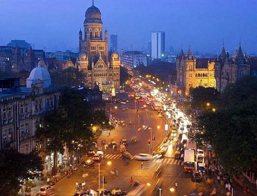 印度最发达的城市孟买,与中国上海相比,网友:你还好吗