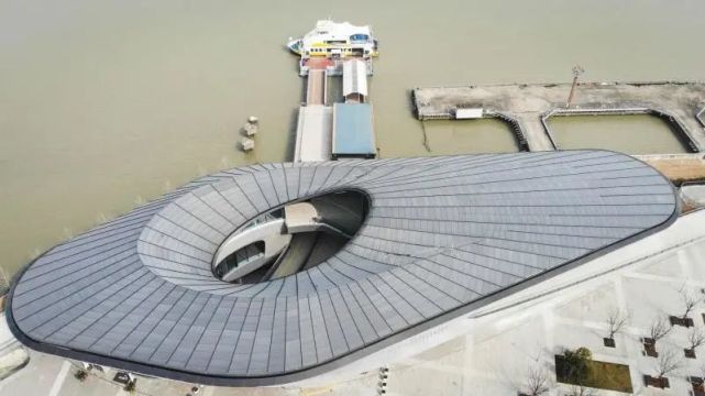 上海徐汇滨江惊现“外星建筑”！三港线“港口渡口”正式启用，网红预定_腾讯新闻