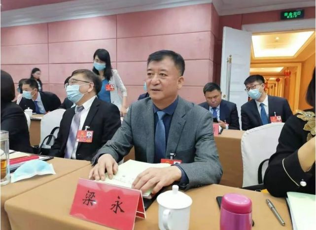 梁永代表说,政府工作报告实事求是,内容丰富,重点突出,目标明确,处处