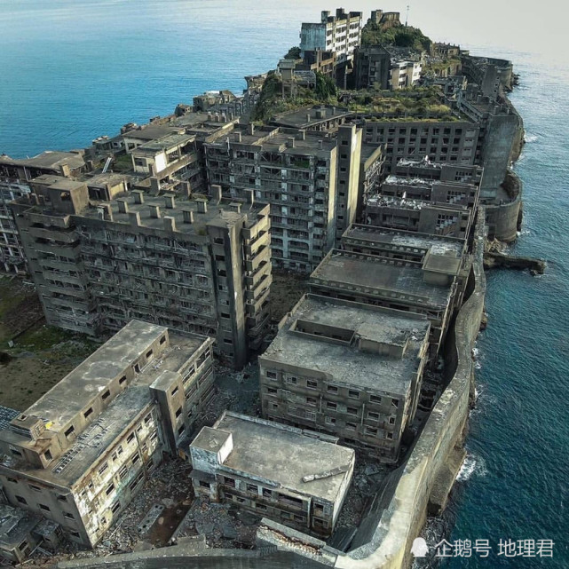 军舰岛据说是日本电影最佳拍摄地点