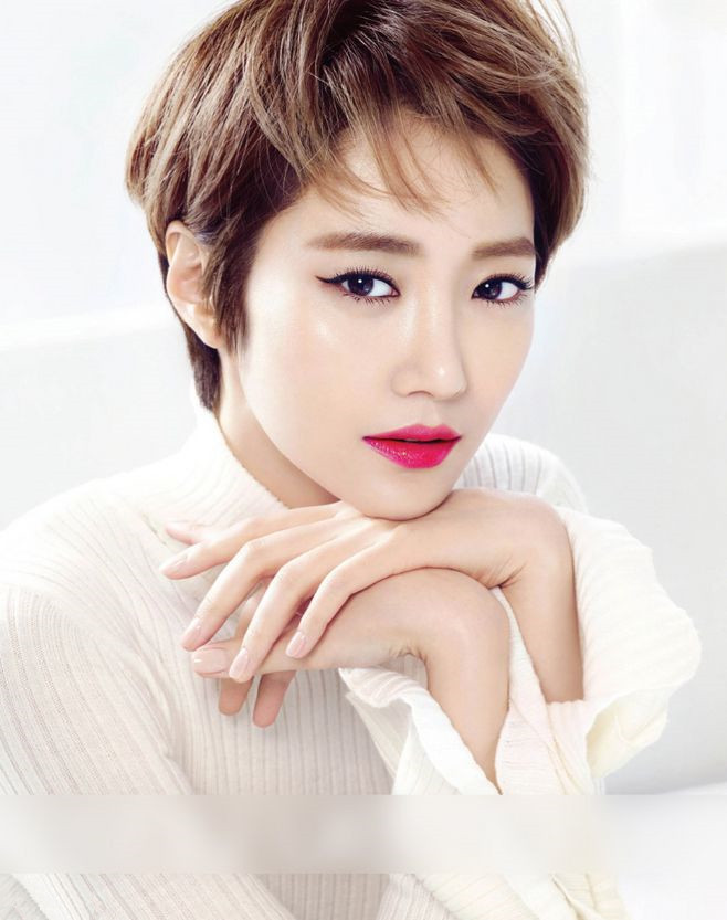 韩国最适合短发的女星高俊熙身材高挑气质出众