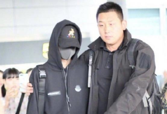 粉丝偷看王一博惹怒乐乐,发飙喊话粉丝:你们明天能不能休息一天