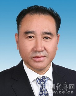 桑维亮王忠杨永英当选贵州省人大常委会副主任图简历