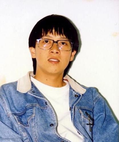 23年前张雨生离世,葬礼上几次哭到晕厥的女孩,现在已经家喻户晓