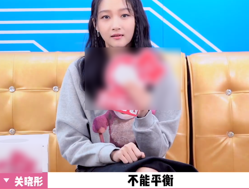 爱磕自己的关晓彤采访质问黑粉一句话就可以知道她情商多高