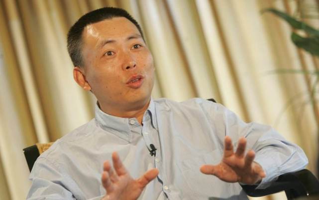 中国最大的隐形富豪,4家千亿公司都不上市,40岁就过上