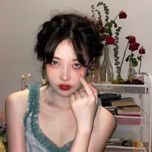 质感高级风小众女生头像更新