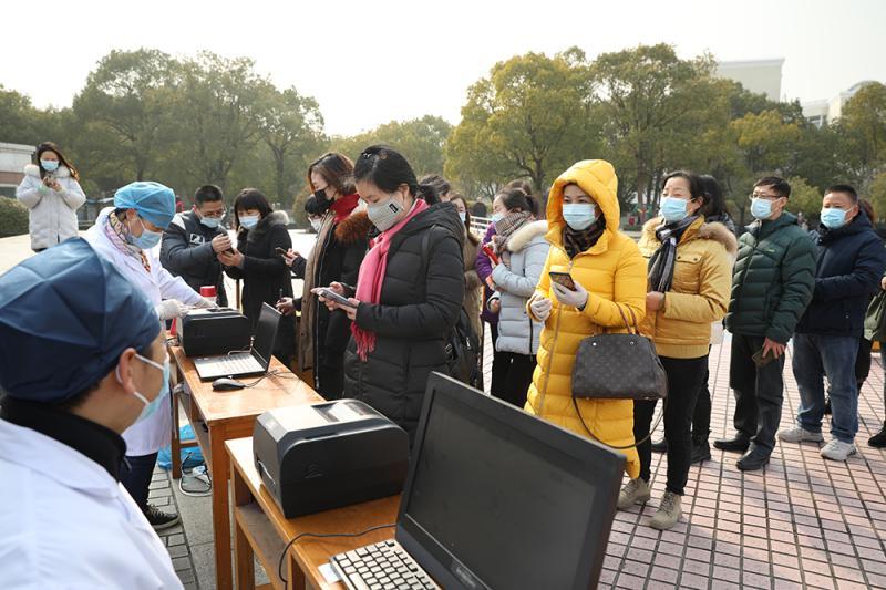 实战模式,真人真检:上海奉贤举办全民核酸检测应急演练