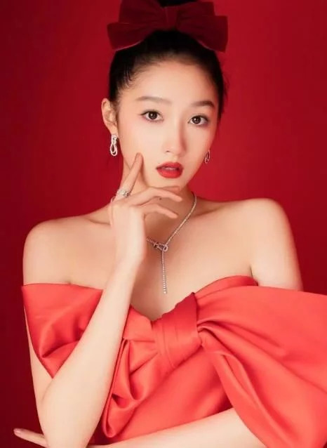 中国女明星排行榜2021,中国女明星排行榜 2021年女演员榜单大换血!杨紫跌至第三,赵丽颖实力不敌热巴