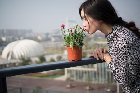 女人想念一个人,会有这些表现