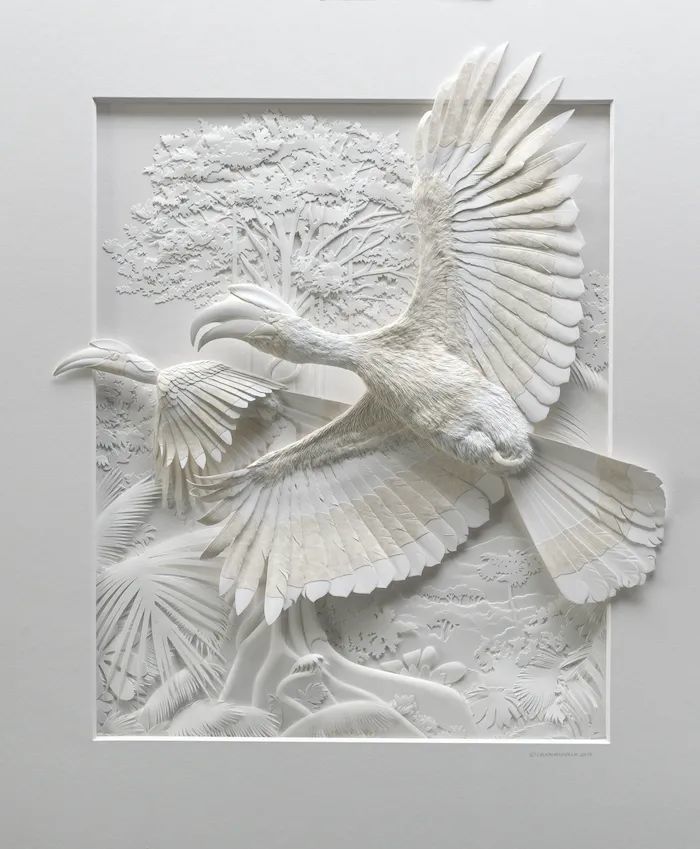 一个作品耗时2年,用纸做成的雕塑动物,仿佛下一秒就要