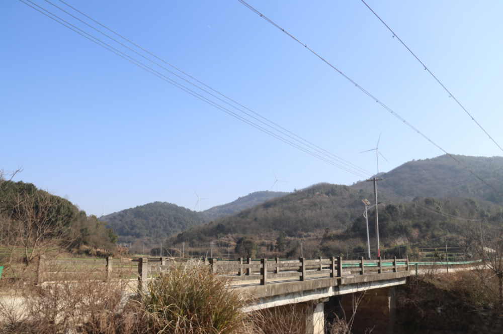 梅川村村美饮水思源旧貌新颜思河村