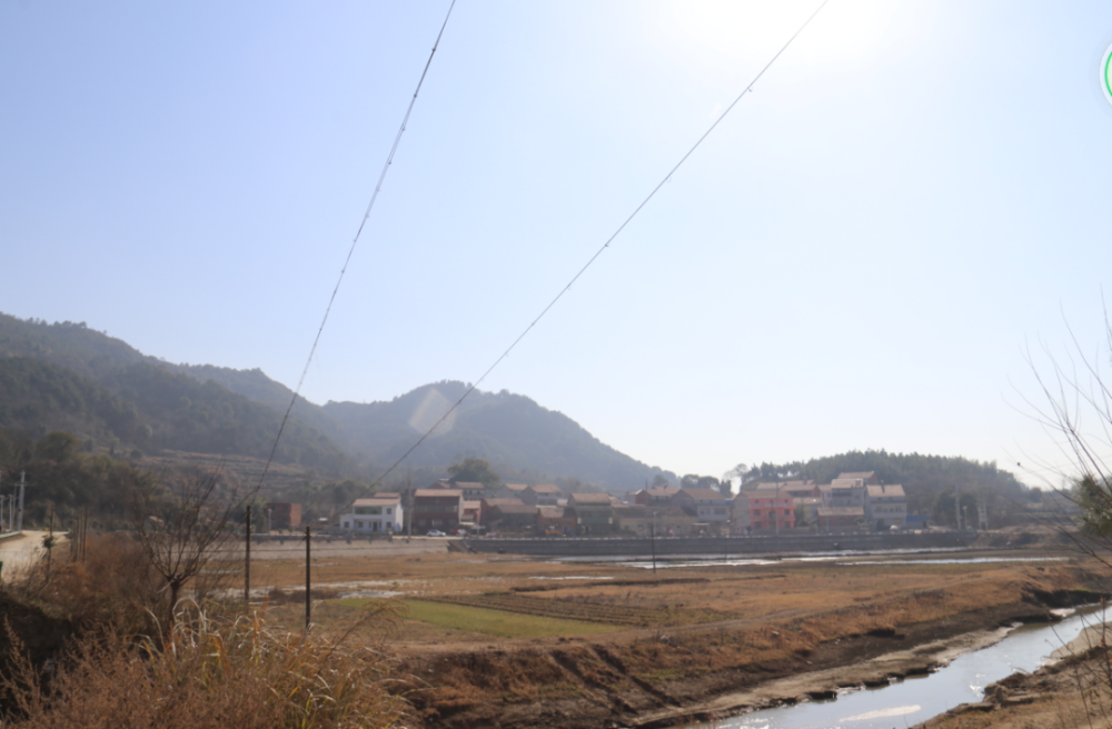 梅川村村美饮水思源旧貌新颜思河村