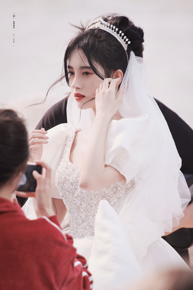 鞠婧祎婚纱照_鞠婧祎婚纱照高清图片(2)