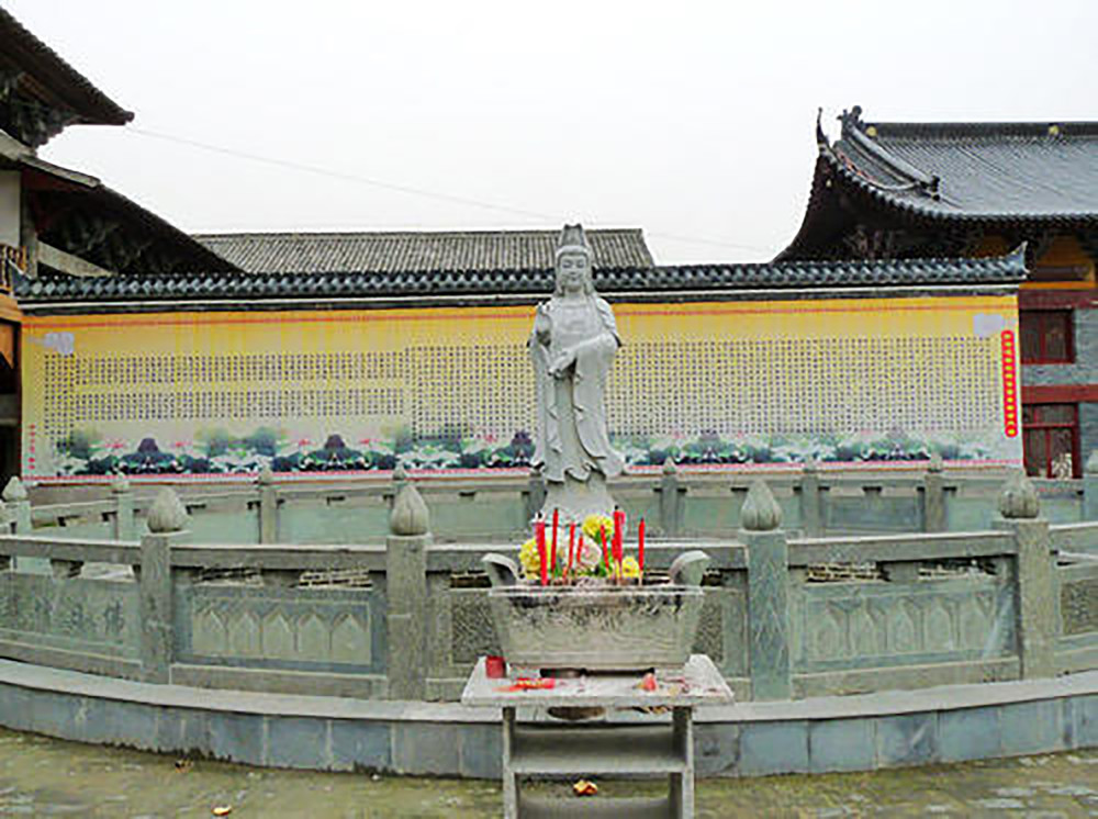 江西吉安县龙须山的资国寺.