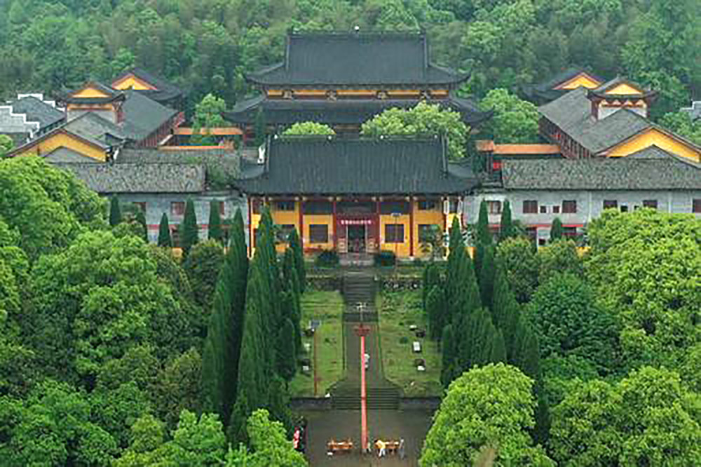 江西吉安县龙须山的资国寺.