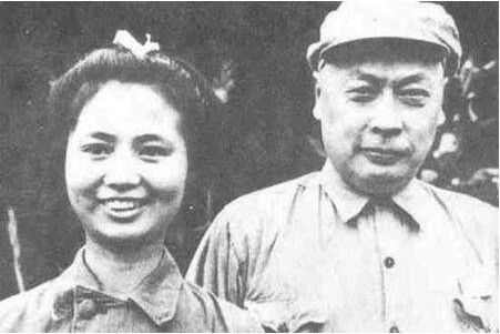 她是抗战时期最美第一女将军,被蒋介石驱逐出国,最后为陈毅终身不嫁!