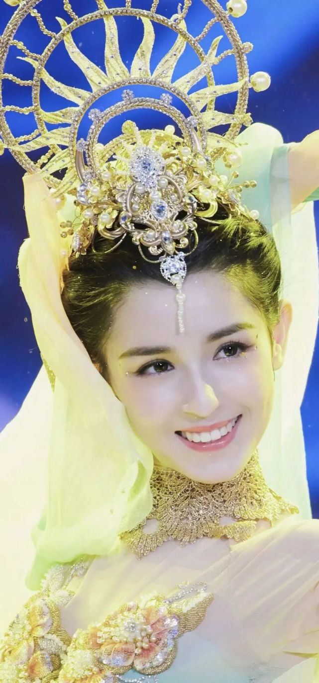 明星手机壁纸:哈尼克孜手机壁纸,鞠婧祎手机壁纸