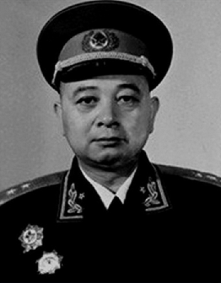 1955年授衔,唯一一个单独上台的开国中将是谁?为何有这样的待遇