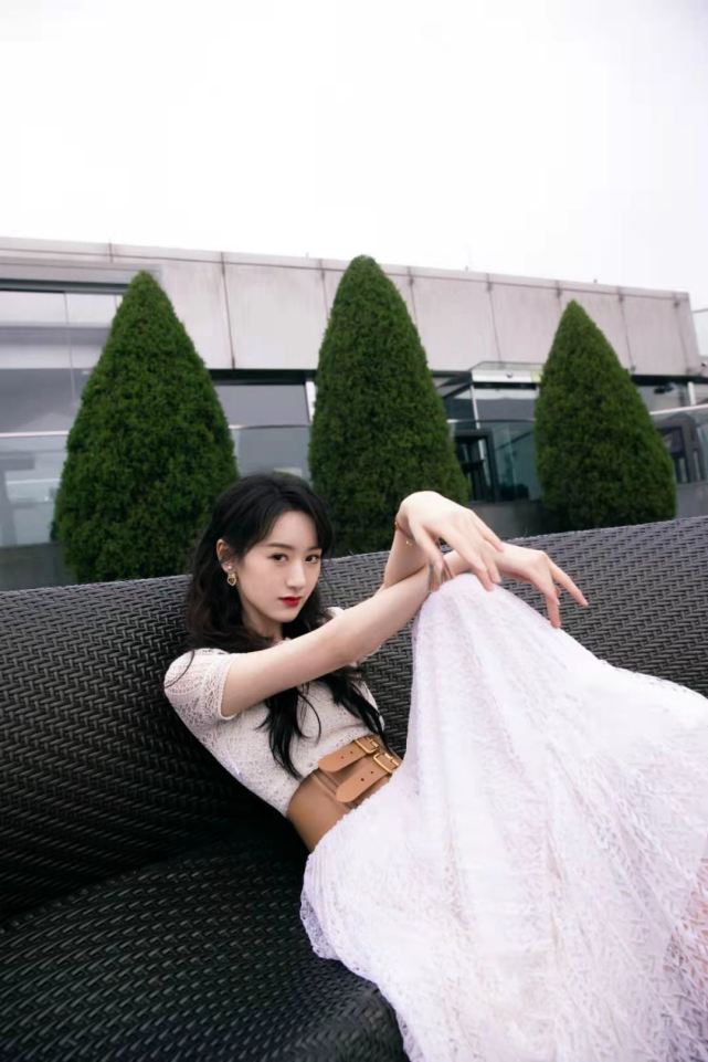 袁冰妍成诺心老板娘!其男友身份曝光,与欢瑞谈判后一