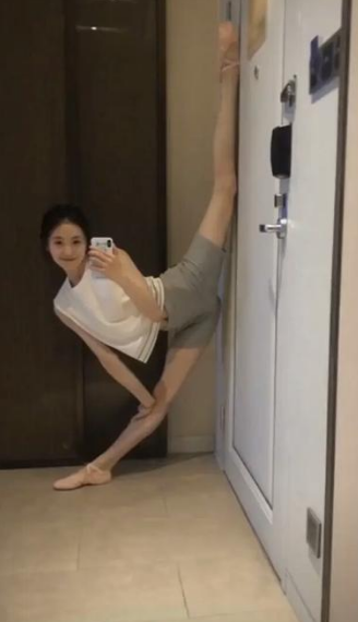 刘浩存首次尝试古装遭人偷拍看清怼脸照才知张艺谋眼光多毒