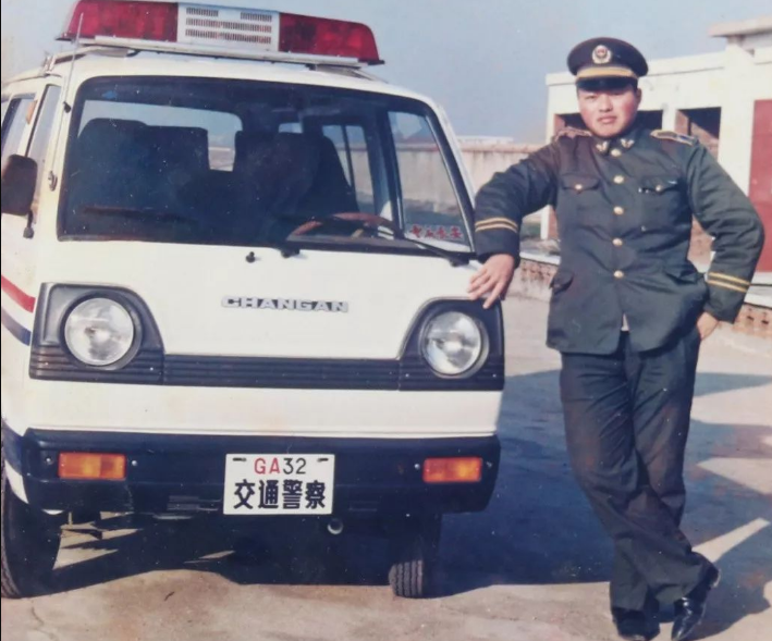 日本警车文化,比迪拜还要奇葩