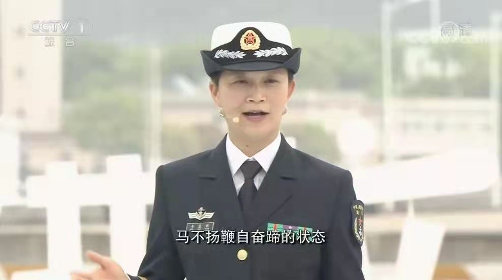 国内首位女舰长:44岁不结婚,放弃100万年薪,电视剧都不敢这么拍!