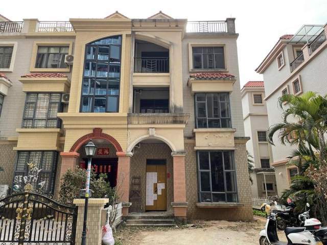 广东省阳江市阳东区一3层别墅以210万元成交