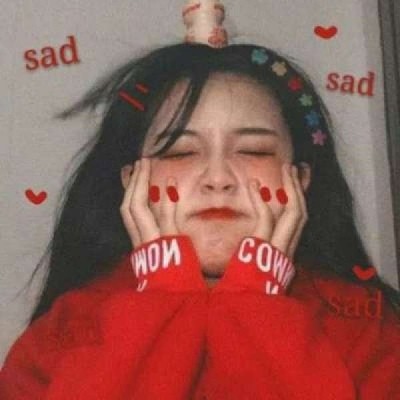 "神明都偏爱的红色女生头像"