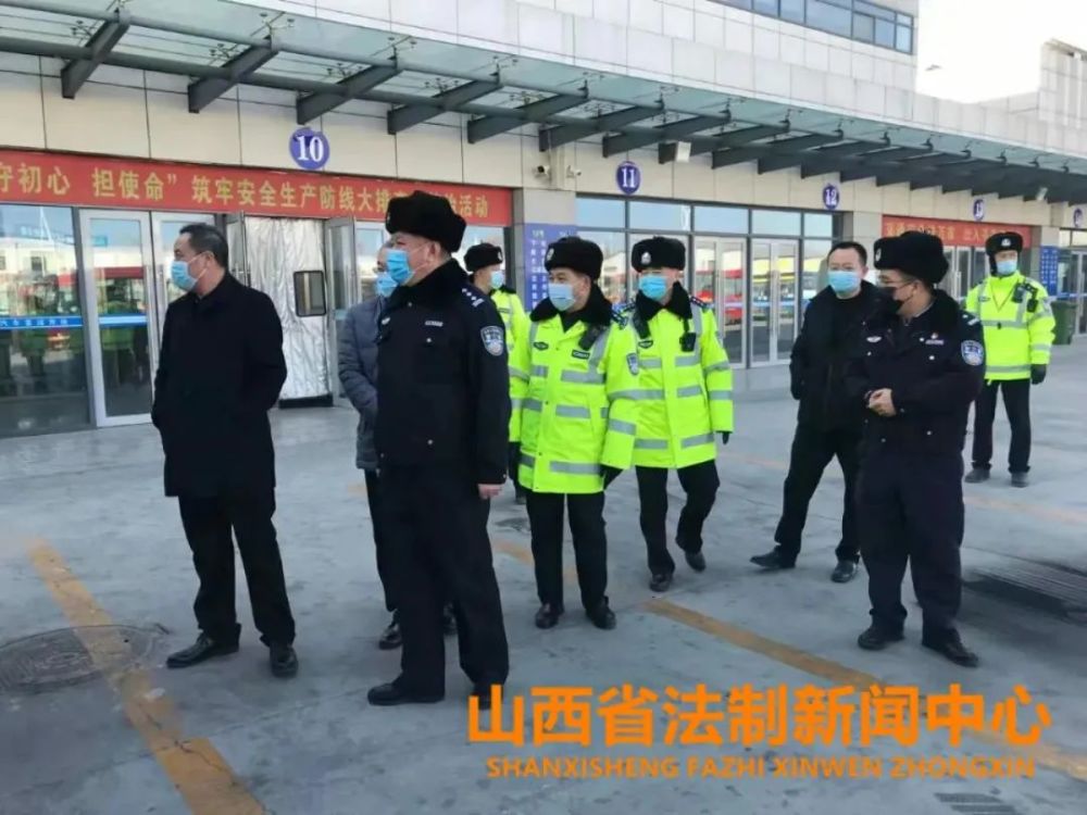 大同市交警支队政委王栋一行深入六大队辖区检查春运交通安保工作