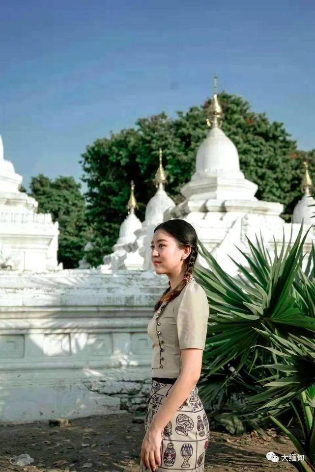 佛塔与少女缅甸图鉴