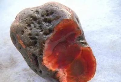 下面是南非红玛瑙原石