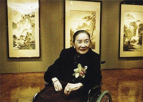宋美龄106岁时,站在宋子文的墓前,说了一句话,令人心酸