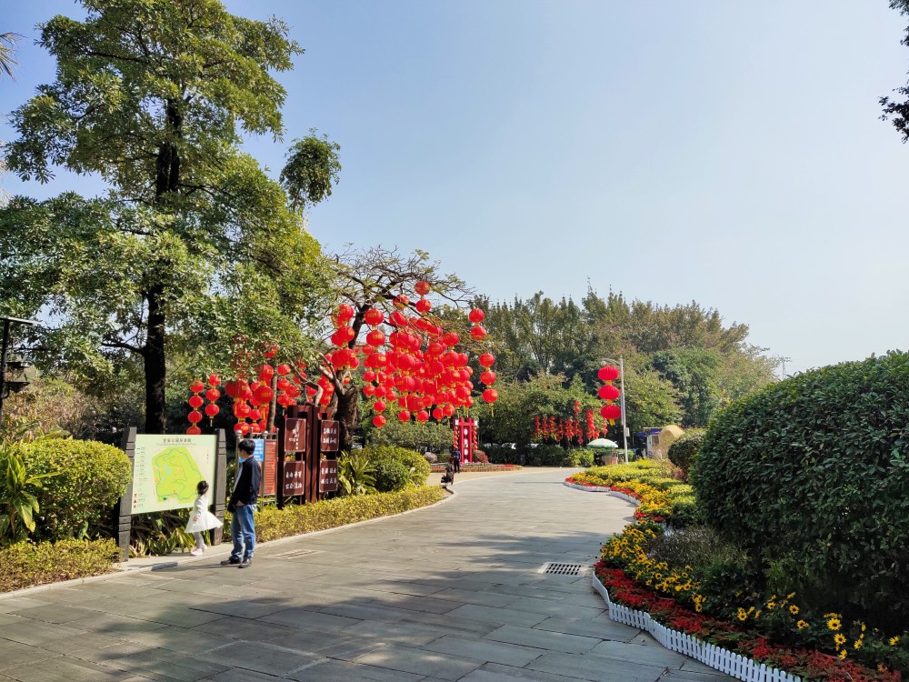 深圳西部最大的市政公园-宝安公园.