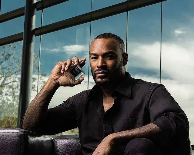 超级男模tyson beckford 推出个人香水品牌,51岁魅力依旧