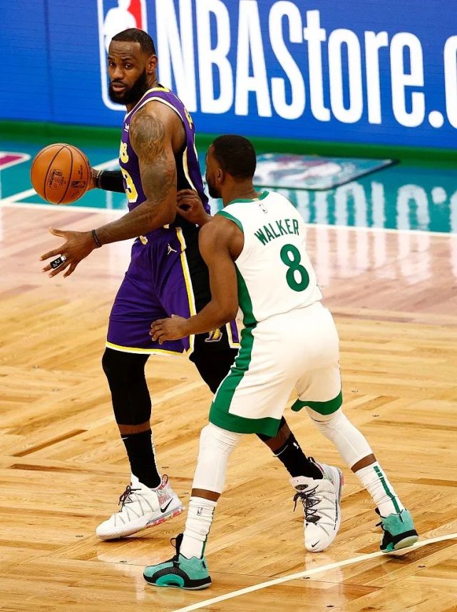 nba5星黄绿大战浓眉哥2714詹姆斯迎3分里程碑湖人险胜绿军