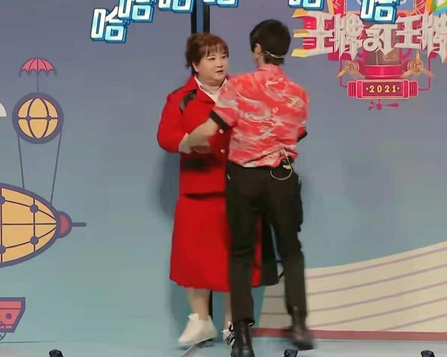 王牌对王牌蔡明猜成语_蔡明王牌对王牌(2)