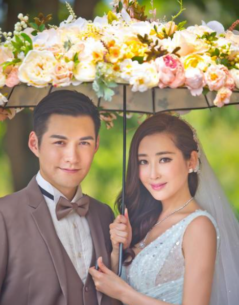 36岁杜若溪甜蜜庆生,被老公严屹宽宠成少女,身材苗条不像娃妈