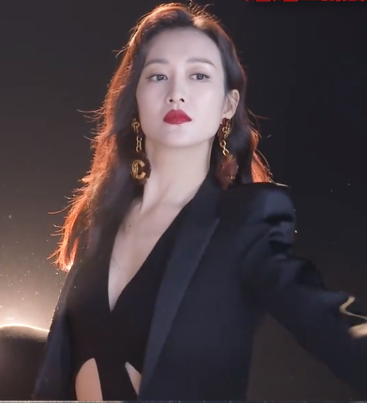 王鸥身材火了乘风破浪的姐姐2秀热舞众人惊叹网友看得我血脉喷张