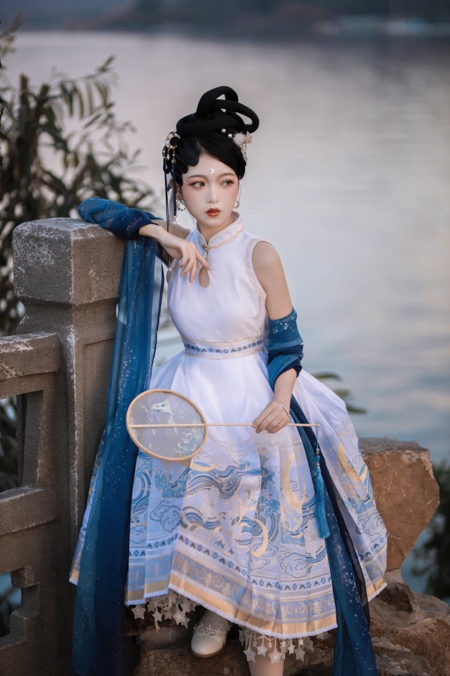 lolita少女:海上生明月