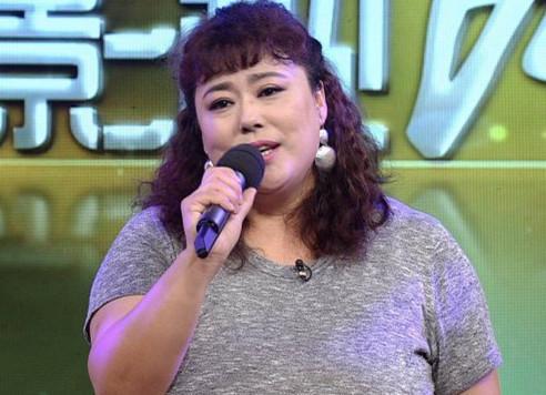 弃养高位截瘫养子,得罪500位导演被"封杀",李菁菁现状如何