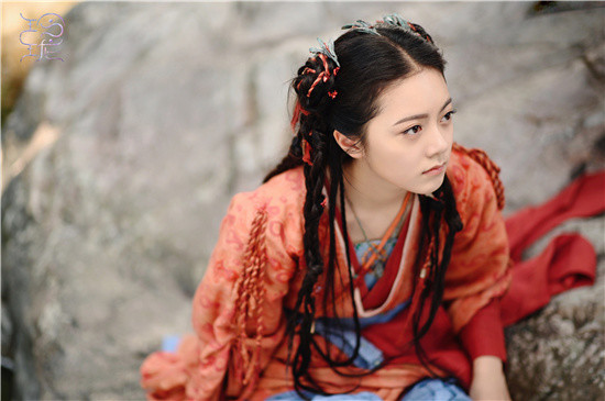 由赵今麦领衔主演的古装冒险奇幻剧《玲珑》已经更新到第10集,开播