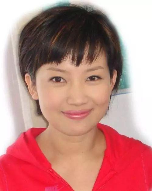 央视美女主持人王端端:端端正正人如月,可她的婚姻状况却成谜