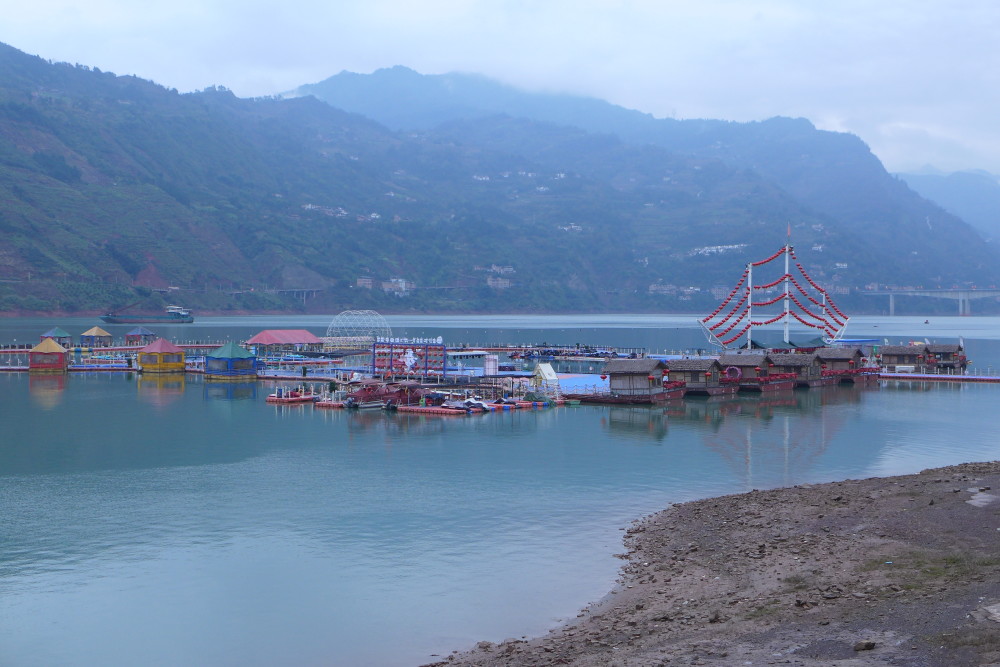 绥江县位于云南省最北端,金沙江下游南岸,为云南,四川结合部,地处
