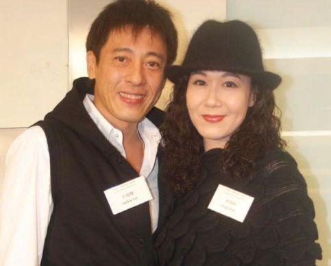 吕颂贤他是侠肝义胆的令狐大侠小四岁娇妻肤白貌美不减当年