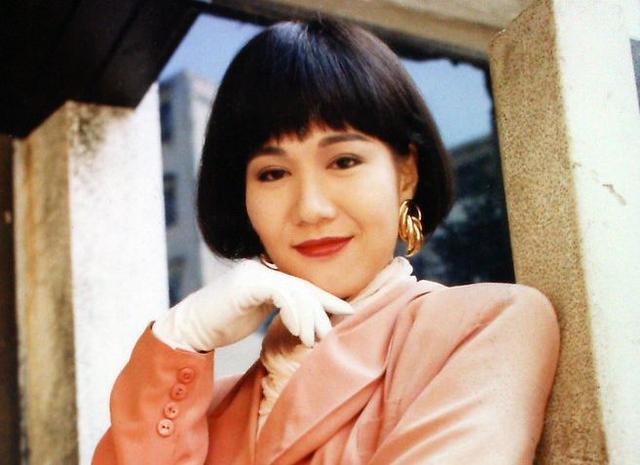 吕颂贤,他是侠肝义胆的令狐大侠,小四岁娇妻,肤白貌美