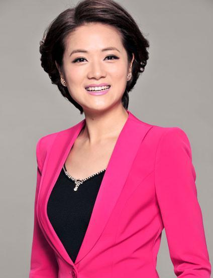 央视美女主播董丽萍,长相甜美还是学霸,如今40岁,依然