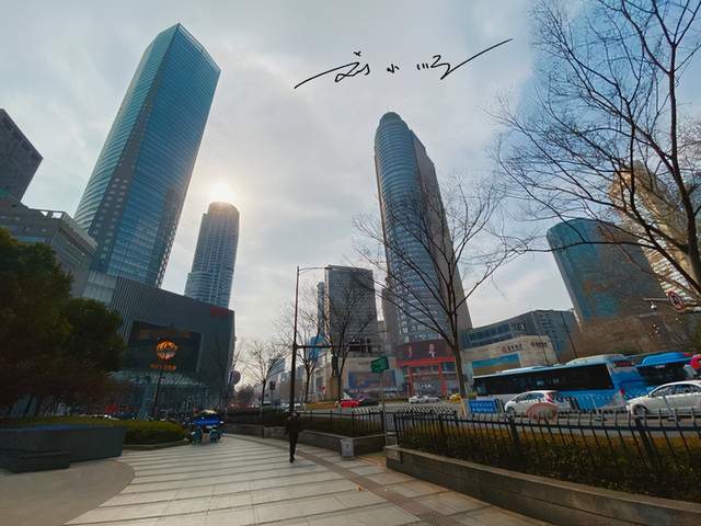 南京gdp2020进前十_南京烟(2)