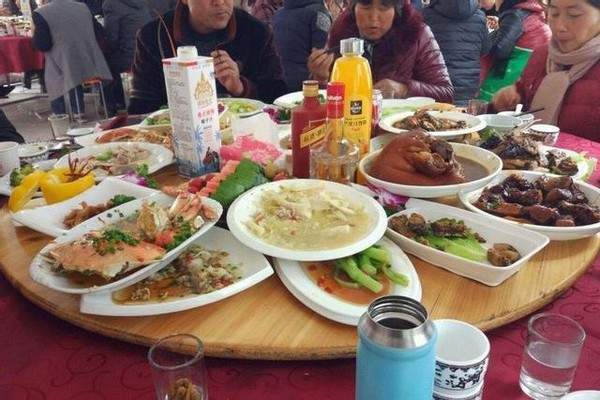 变了味的农村喜宴,随个礼就走,为什么连饭都不吃了?